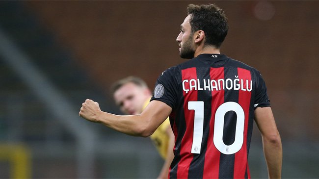 Wciąż bez przełomu w kwestii nowego kontraktu Calhanoglu