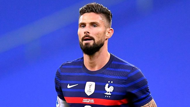 Sky: Duże rozmowy między Chelsea i Milanem. Tematami Ziyech, Giroud i Bakayoko